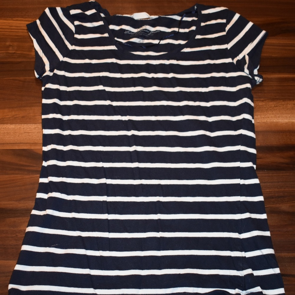 H&M Stripped V-Neck T-Shirt